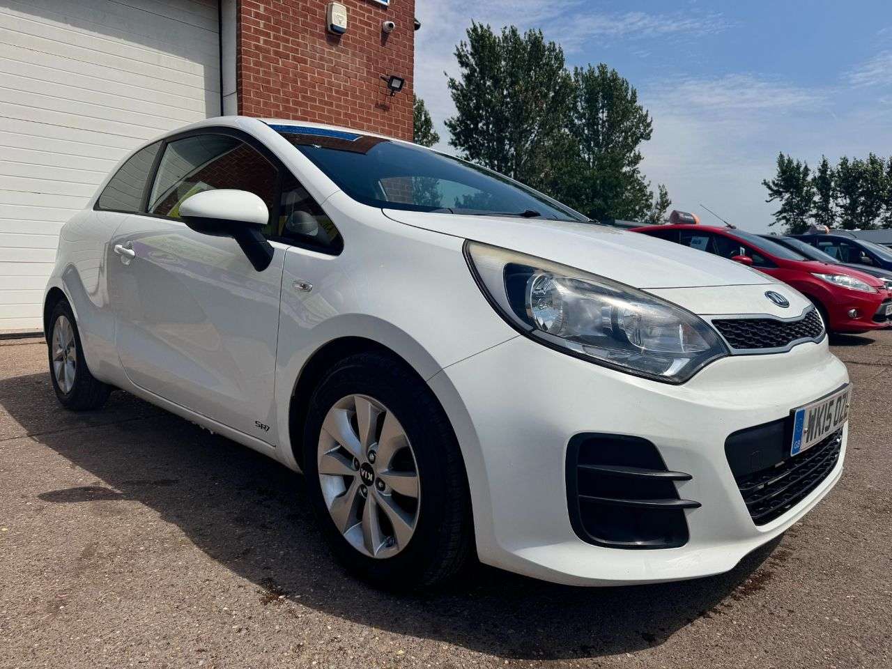 A 2015 KIA RIO 1.25 SR7 Hatchback 3dr Petrol Manual Euro 6 (84 bhp) A 2015 KIA RIO 1.25 SR7 Hatchback 3dr Petrol Manual Euro 6 (84 bhp)