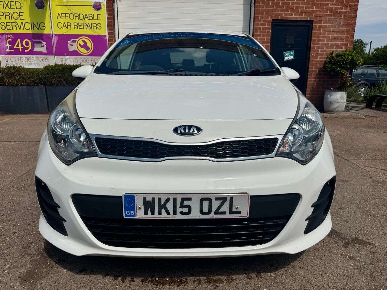 A 2015 KIA RIO 1.25 SR7 Hatchback 3dr Petrol Manual Euro 6 (84 bhp) A 2015 KIA RIO 1.25 SR7 Hatchback 3dr Petrol Manual Euro 6 (84 bhp)