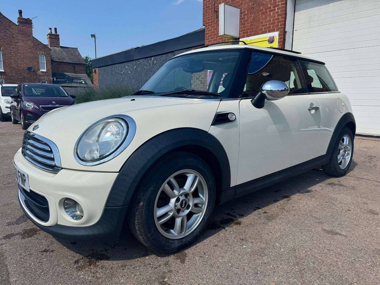 A 2011 MINI HATCH 1.6 One Hatchback 3dr Petrol Manual Euro 5 (98 ps) A 2011 MINI HATCH 1.6 One Hatchback 3dr Petrol Manual Euro 5 (98 ps)