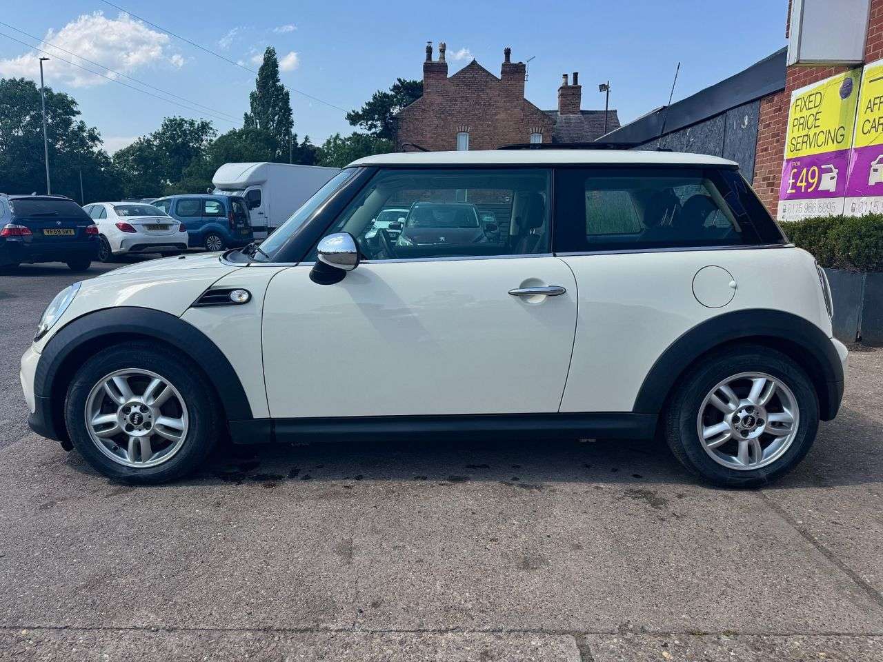 A 2011 MINI HATCH 1.6 One Hatchback 3dr Petrol Manual Euro 5 (98 ps) A 2011 MINI HATCH 1.6 One Hatchback 3dr Petrol Manual Euro 5 (98 ps)