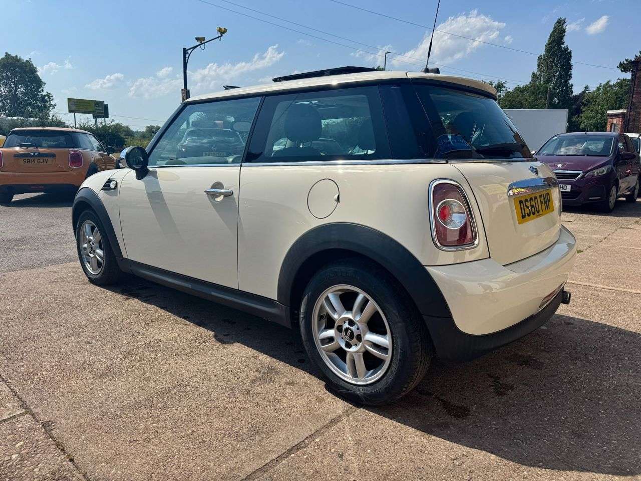 2011 MINI HATCH 2011 MINI HATCH