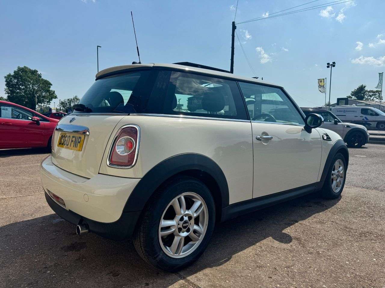 2011 MINI HATCH 2011 MINI HATCH