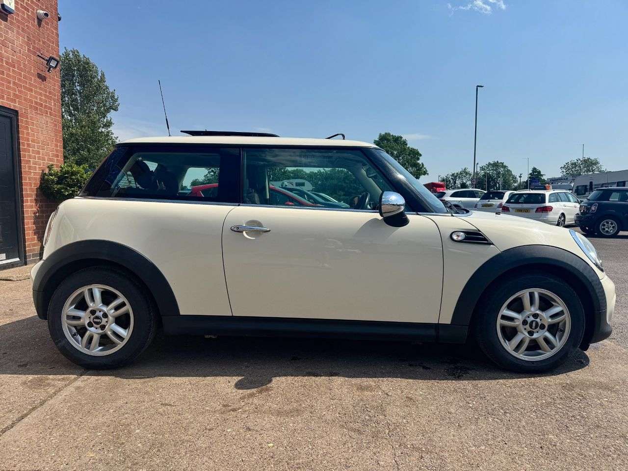 2011 MINI HATCH 2011 MINI HATCH