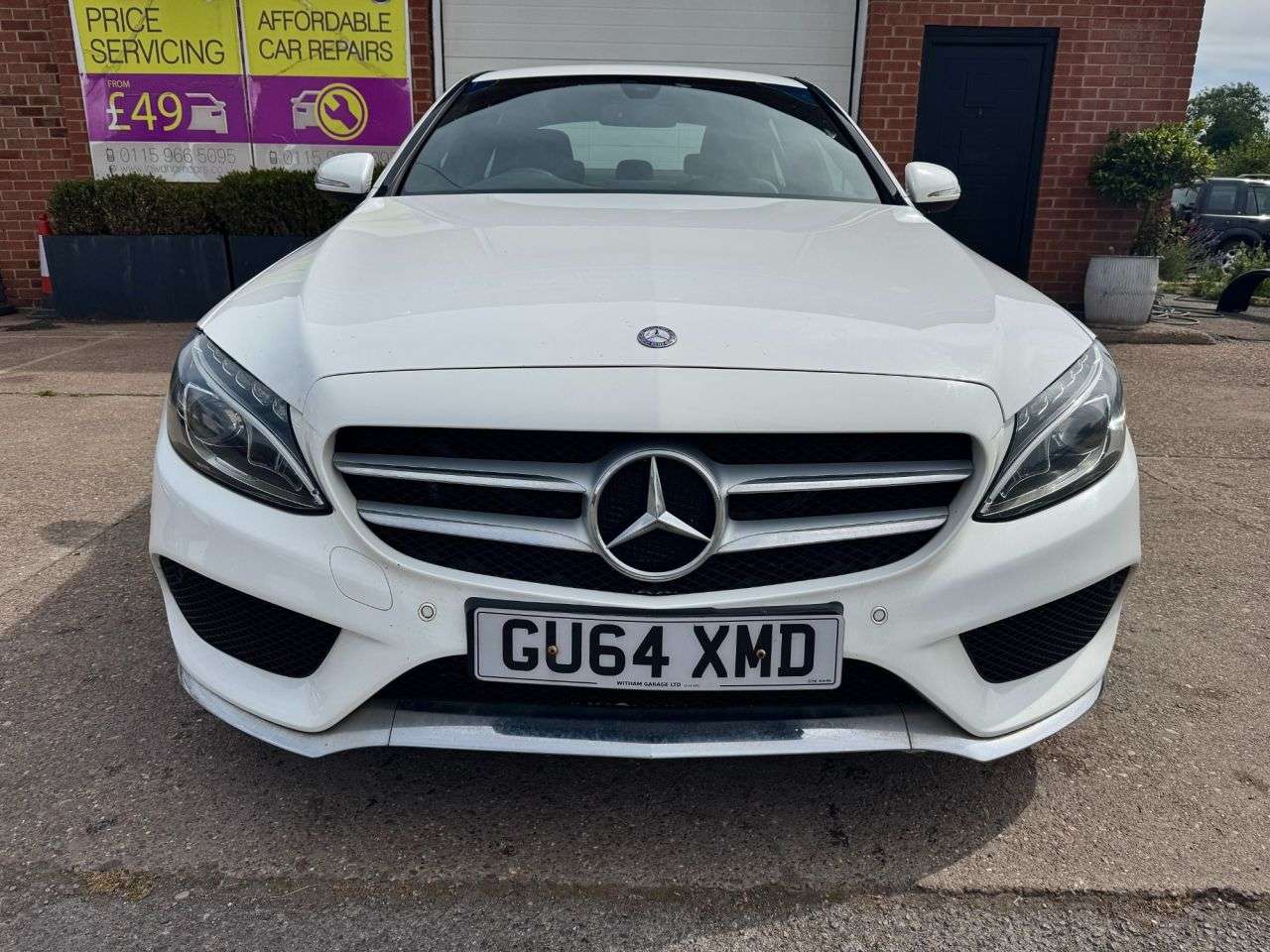 A 2015 MERCEDES-BENZ C CLASS 2.1 C220 BlueTEC AMG Line Saloon 4dr Diesel G-Tronic+ Euro 6 (s/s) (170 ps) A 2015 MERCEDES-BENZ C CLASS 2.1 C220 BlueTEC AMG Line Saloon 4dr Diesel G-Tronic+ Euro 6 (s/s) (170 ps)