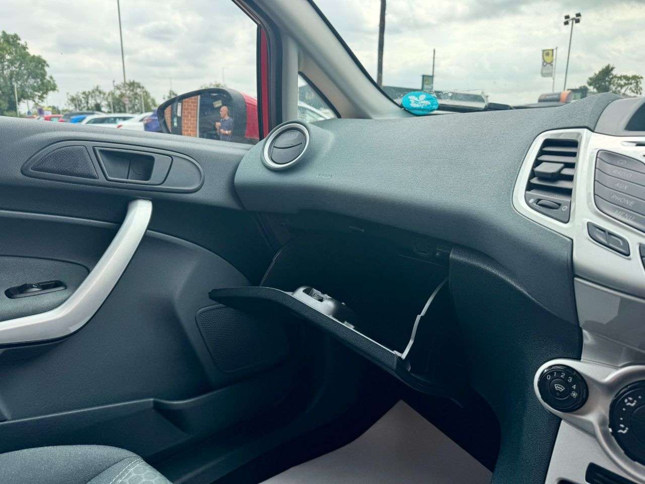 2010 FORD FIESTA 2010 FORD FIESTA