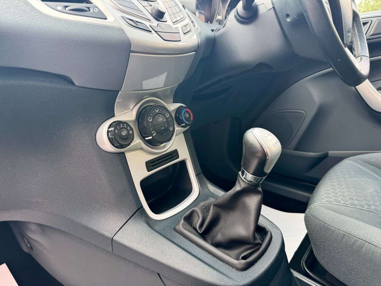 2010 FORD FIESTA 2010 FORD FIESTA