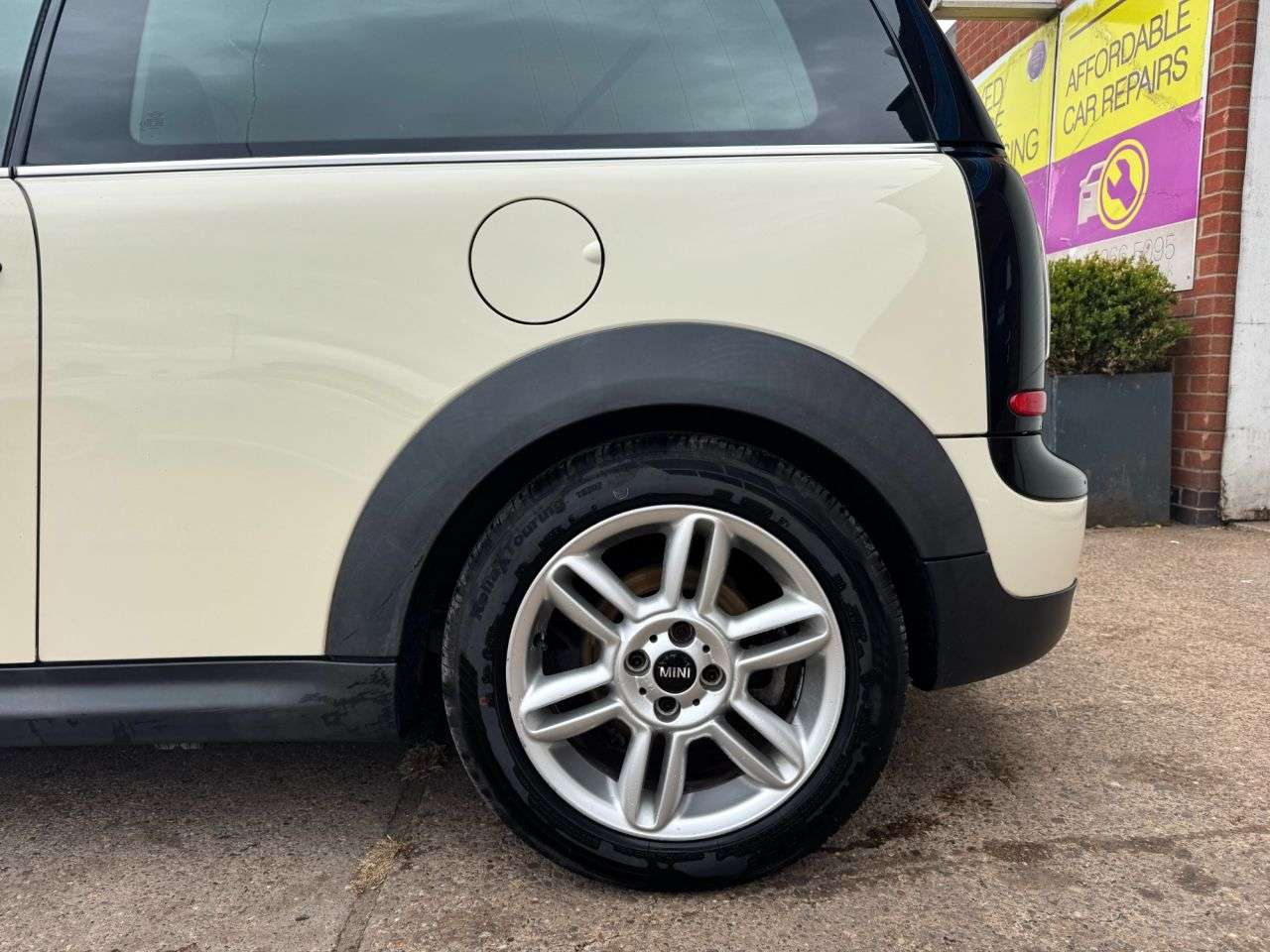 2010 MINI CLUBMAN 2010 MINI CLUBMAN