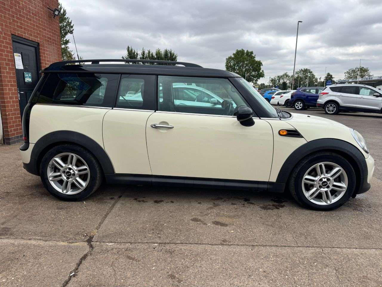 2010 MINI CLUBMAN 2010 MINI CLUBMAN