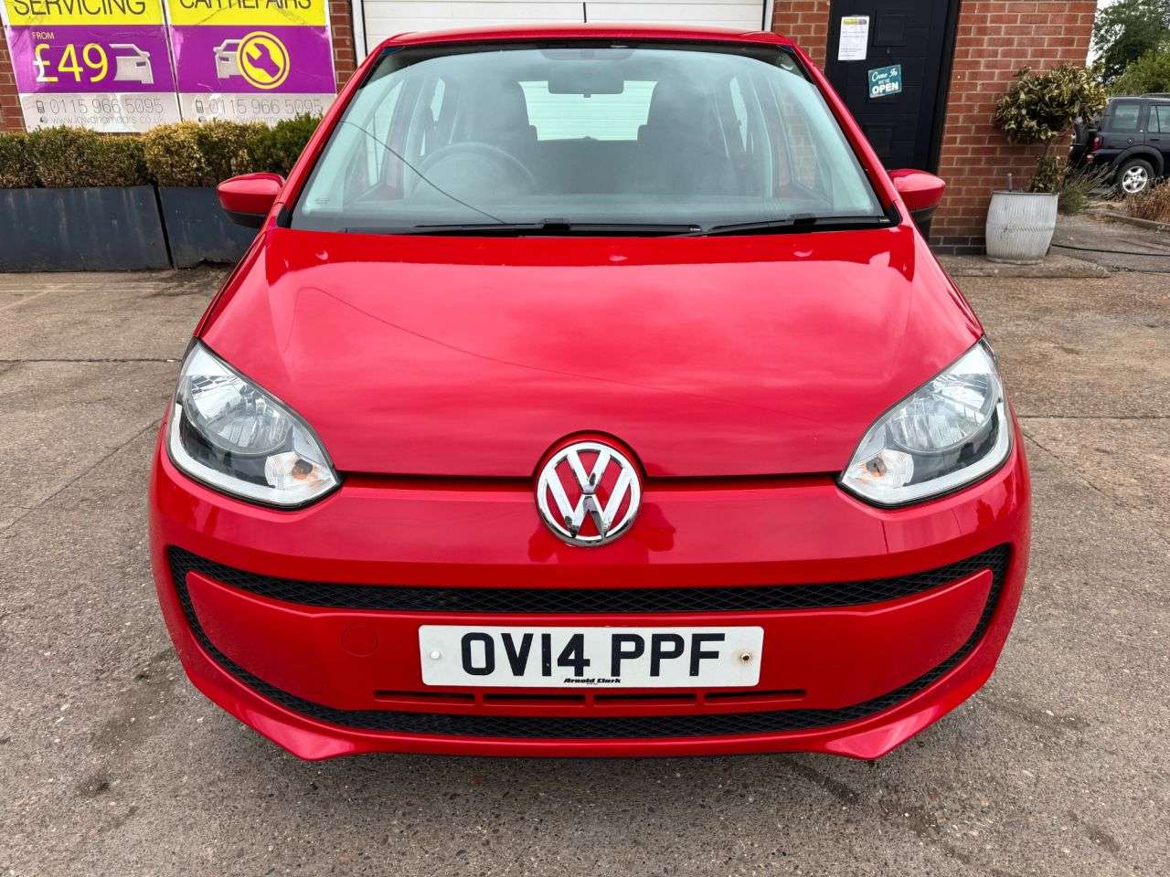 A 2014 VOLKSWAGEN UP! 1.0 Move up! Hatchback 5dr Petrol Manual Euro 5 (60 ps) A 2014 VOLKSWAGEN UP! 1.0 Move up! Hatchback 5dr Petrol Manual Euro 5 (60 ps)