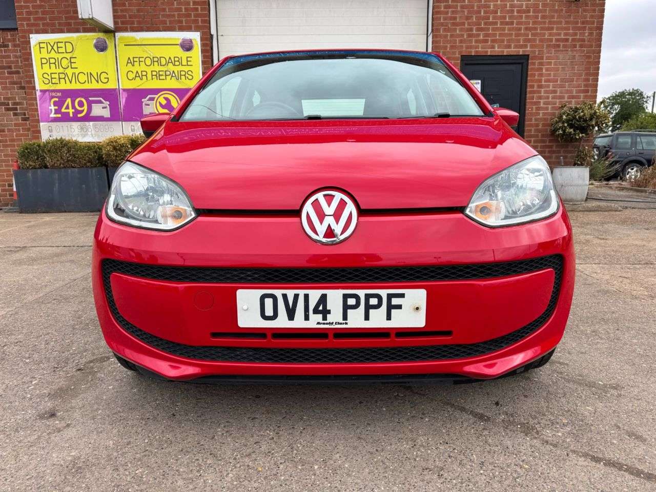 A 2014 VOLKSWAGEN UP! 1.0 Move up! Hatchback 5dr Petrol Manual Euro 5 (60 ps) A 2014 VOLKSWAGEN UP! 1.0 Move up! Hatchback 5dr Petrol Manual Euro 5 (60 ps)
