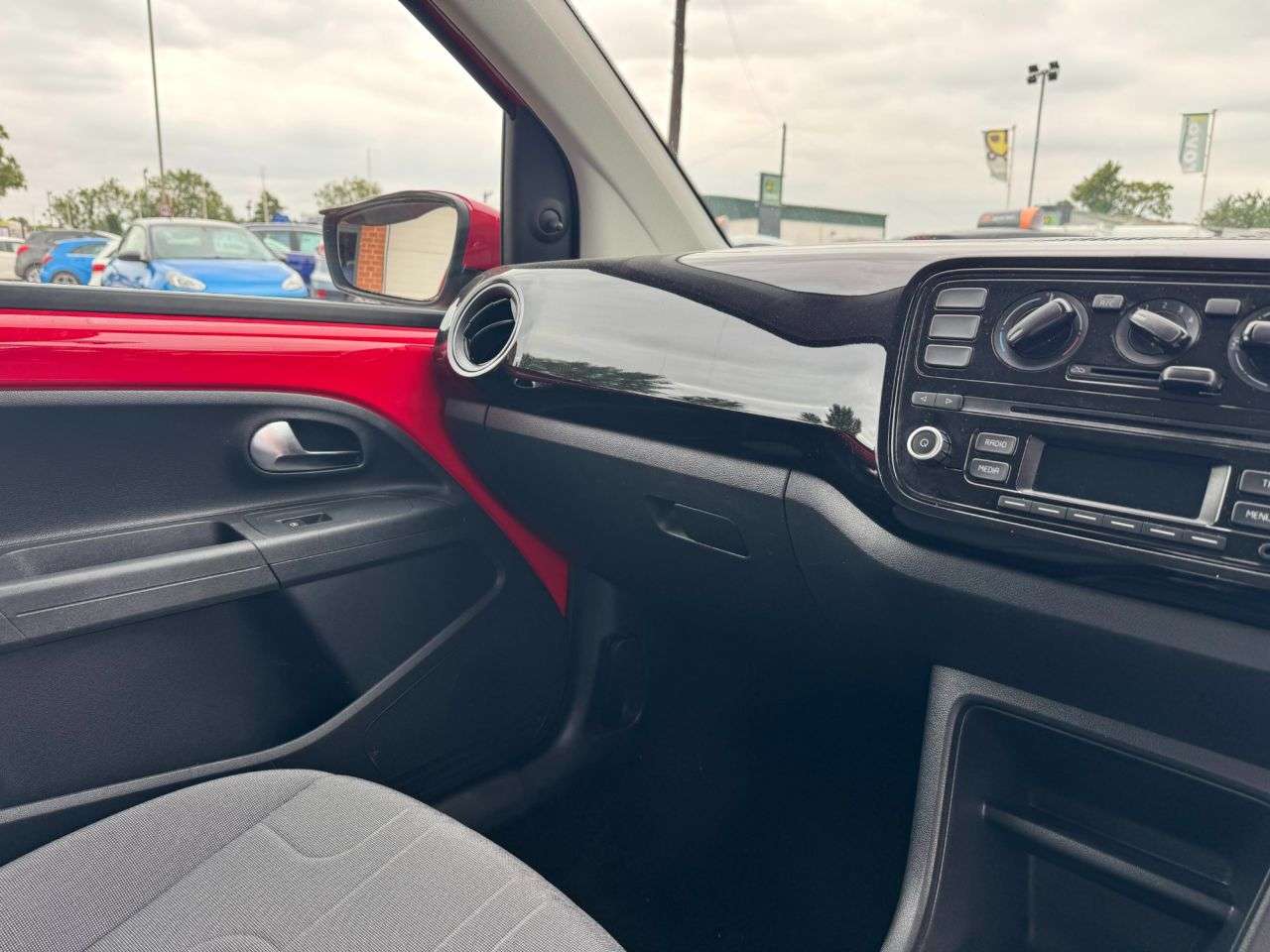 2014 VOLKSWAGEN UP! 2014 VOLKSWAGEN UP!