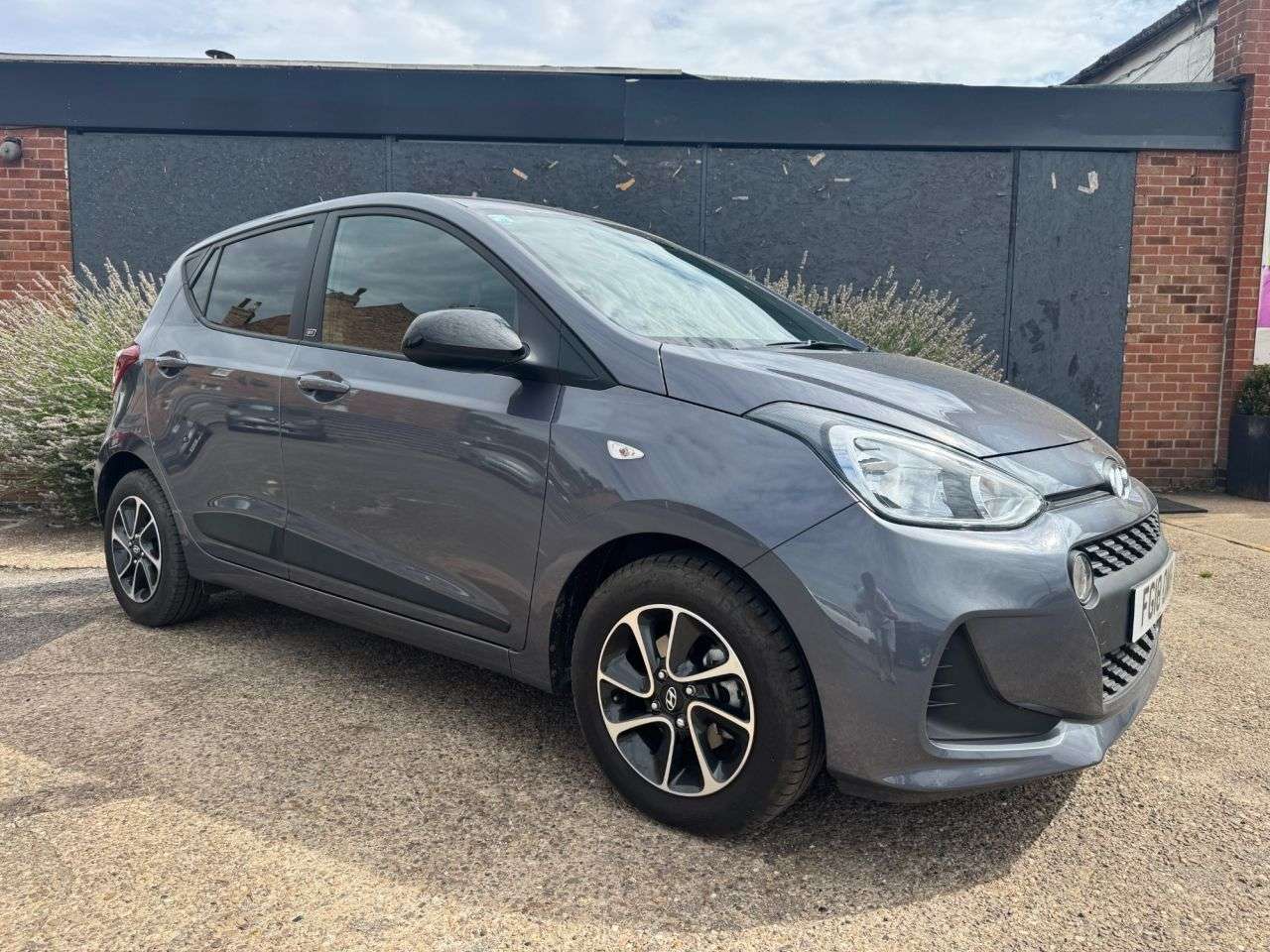 A 2018 HYUNDAI I10 1.0 GO! SE Hatchback 5dr Petrol Manual Euro 6 (67 ps) A 2018 HYUNDAI I10 1.0 GO! SE Hatchback 5dr Petrol Manual Euro 6 (67 ps)