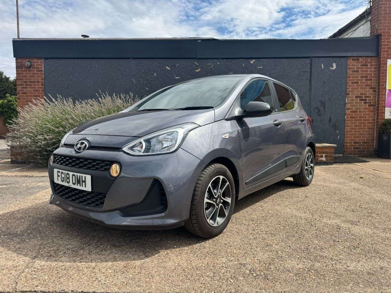 A 2018 HYUNDAI I10 1.0 GO! SE Hatchback 5dr Petrol Manual Euro 6 (67 ps) A 2018 HYUNDAI I10 1.0 GO! SE Hatchback 5dr Petrol Manual Euro 6 (67 ps)