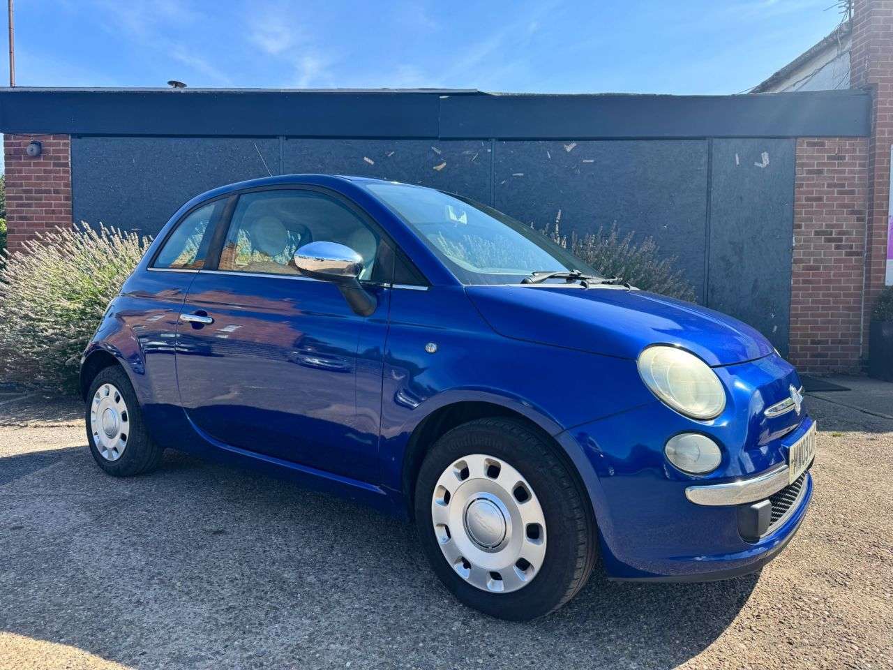 A 2009 FIAT 500 1.2 Pop Hatchback 3dr Petrol Manual Euro 5 (s/s) (69 bhp) A 2009 FIAT 500 1.2 Pop Hatchback 3dr Petrol Manual Euro 5 (s/s) (69 bhp)