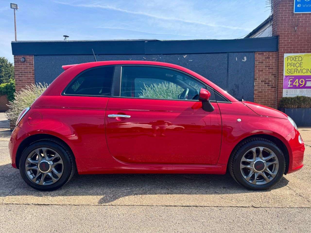 A 2015 FIAT 500 S A 2015 FIAT 500 S