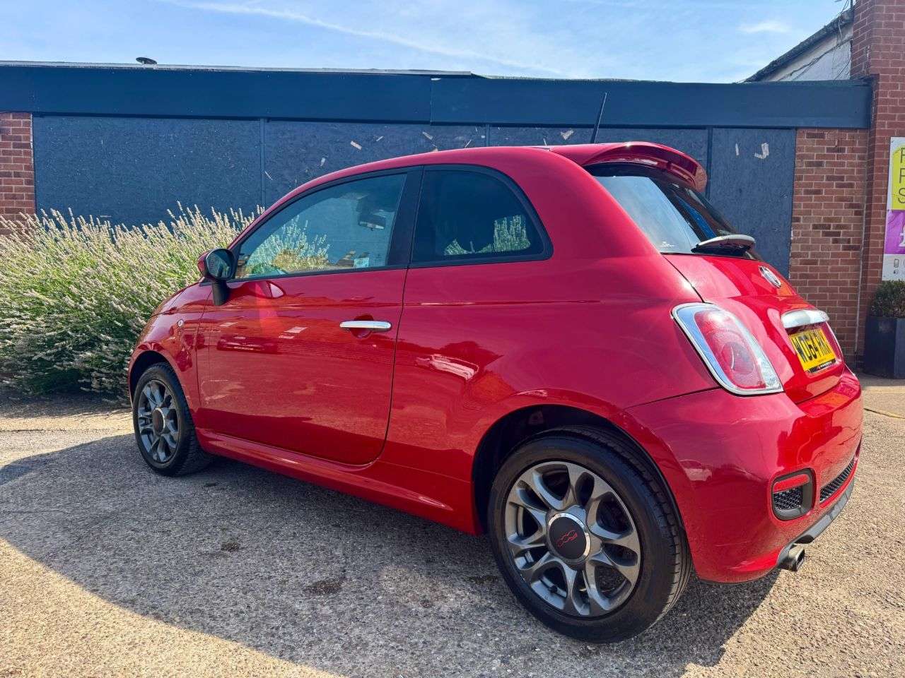 A 2015 FIAT 500 S A 2015 FIAT 500 S