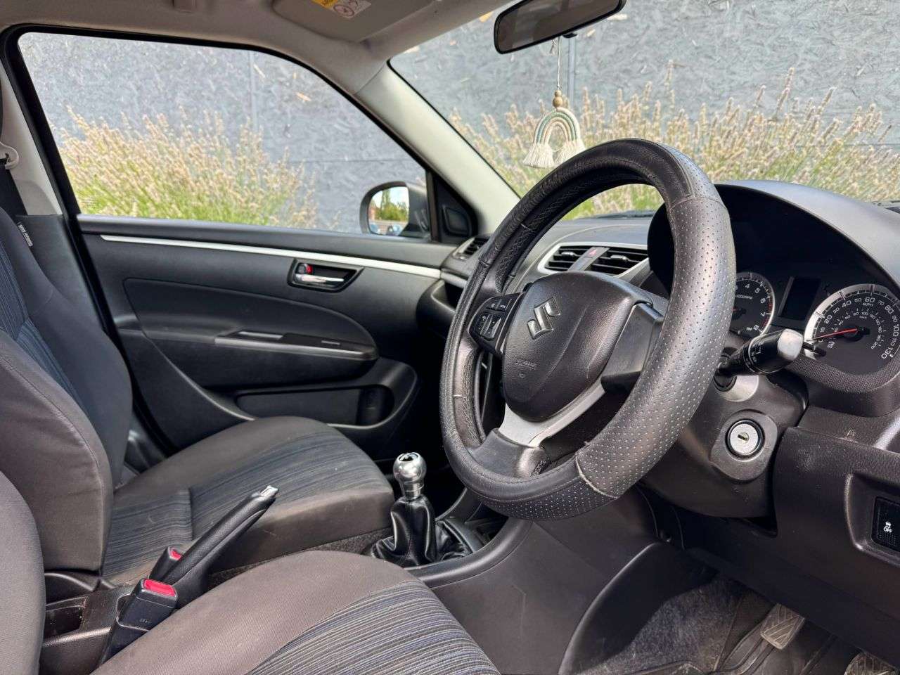 A 2014 SUZUKI SWIFT 1.2 SZ3 Hatchback 5dr Petrol Manual Euro 5 (94 ps) A 2014 SUZUKI SWIFT 1.2 SZ3 Hatchback 5dr Petrol Manual Euro 5 (94 ps)