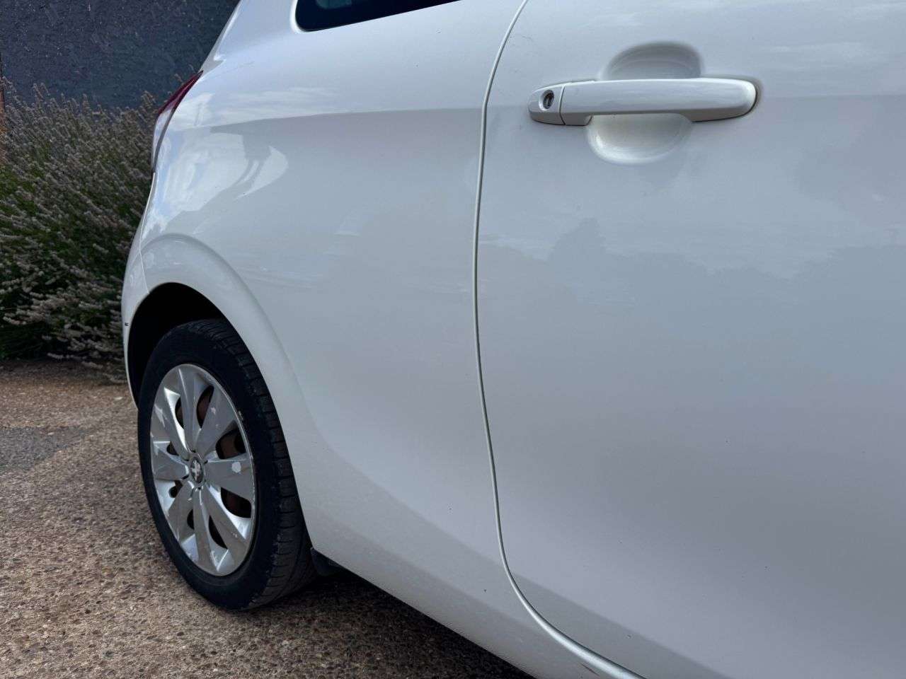 A 2015 PEUGEOT 108 1.0 VTi Active Hatchback 3dr Petrol Manual Euro 5 Euro 5 (68 ps) A 2015 PEUGEOT 108 1.0 VTi Active Hatchback 3dr Petrol Manual Euro 5 Euro 5 (68 ps)