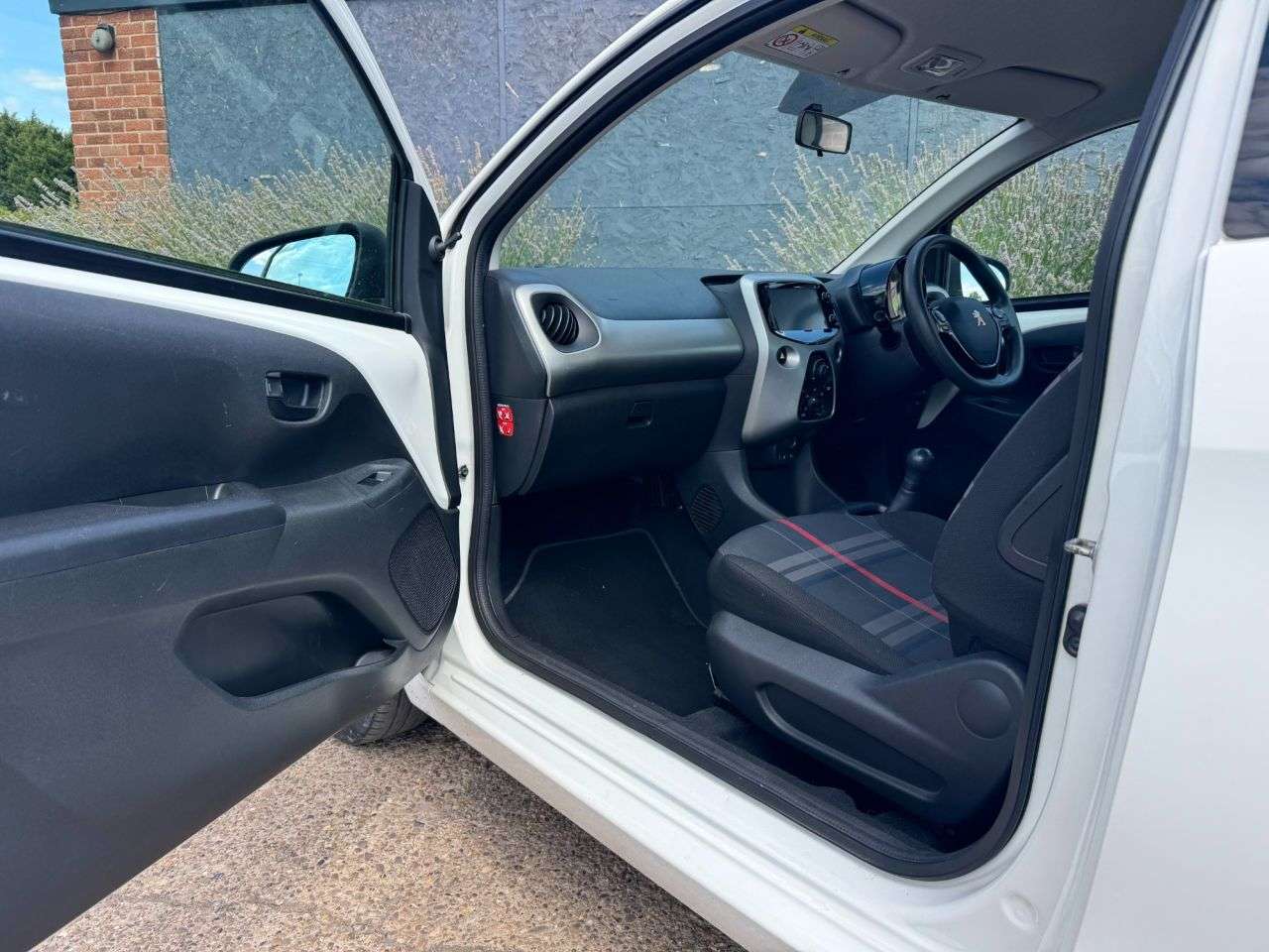 2015 PEUGEOT 108 2015 PEUGEOT 108