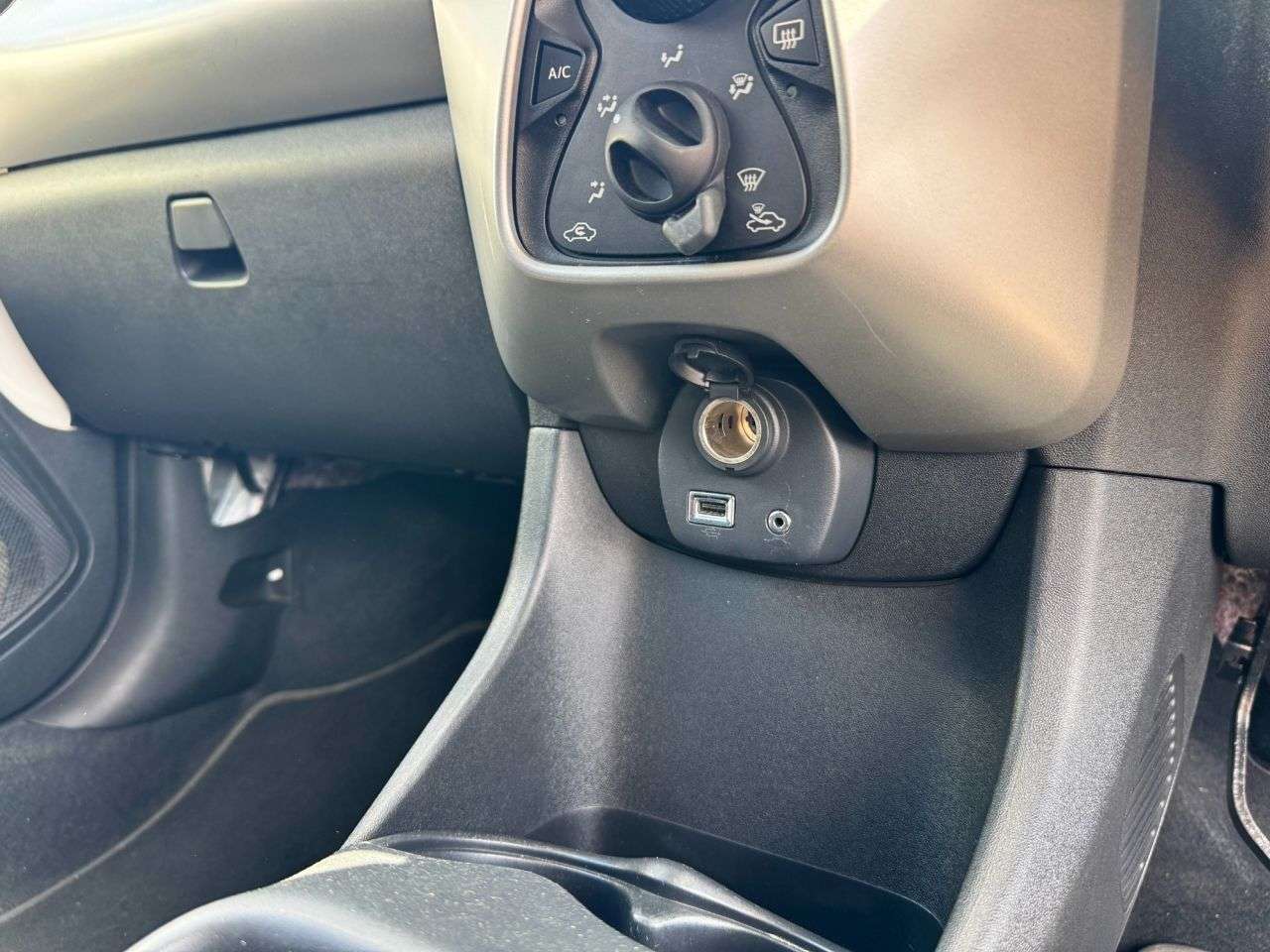 2015 PEUGEOT 108 2015 PEUGEOT 108