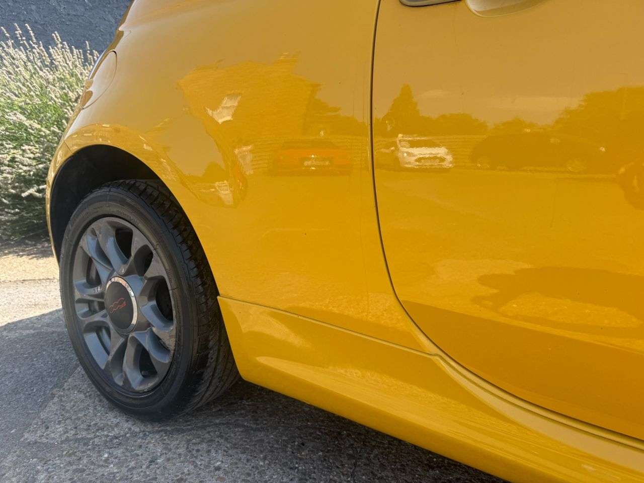 A 2014 FIAT 500 1.2 S Hatchback 3dr Petrol Dualogic Euro 6 (s/s) (69 bhp) A 2014 FIAT 500 1.2 S Hatchback 3dr Petrol Dualogic Euro 6 (s/s) (69 bhp)