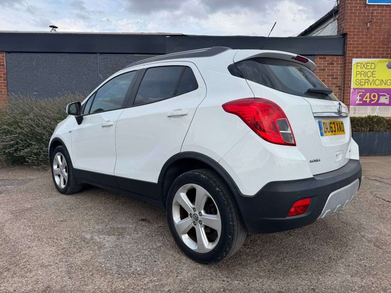 A 2013 VAUXHALL MOKKA 1.7 CDTi Exclusiv SUV 5dr Diesel Manual 2WD Euro 5 (s/s) (130 ps) A 2013 VAUXHALL MOKKA 1.7 CDTi Exclusiv SUV 5dr Diesel Manual 2WD Euro 5 (s/s) (130 ps)