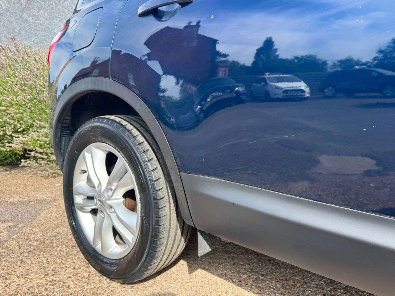 A 2012 NISSAN QASHQAI+2 1.5 dCi Acenta SUV 5dr Diesel Manual 2WD Euro 5 (110 ps) A 2012 NISSAN QASHQAI+2 1.5 dCi Acenta SUV 5dr Diesel Manual 2WD Euro 5 (110 ps)