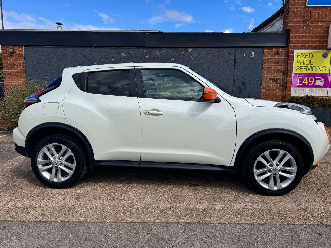 A 2016 NISSAN JUKE 1.5 dCi N-Connecta SUV 5dr Diesel Manual Euro 6 (s/s) (110 ps) A 2016 NISSAN JUKE 1.5 dCi N-Connecta SUV 5dr Diesel Manual Euro 6 (s/s) (110 ps)