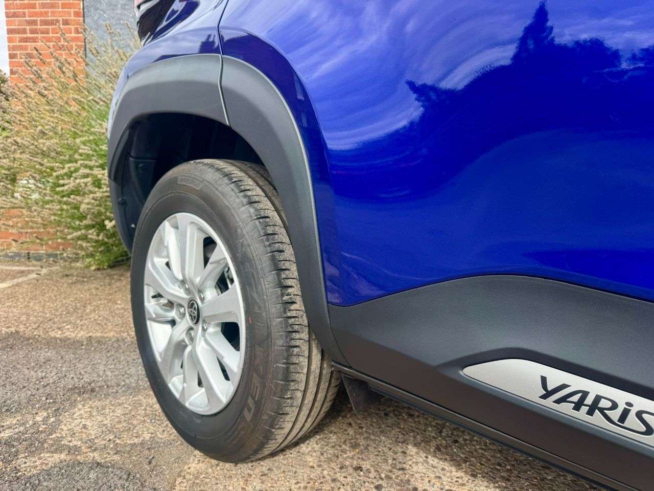 A 2025 TOYOTA YARIS CROSS 1.5 VVT-h Icon SUV 5dr Petrol Hybrid E-CVT Euro 6 (s/s) (116 ps) A 2025 TOYOTA YARIS CROSS 1.5 VVT-h Icon SUV 5dr Petrol Hybrid E-CVT Euro 6 (s/s) (116 ps)