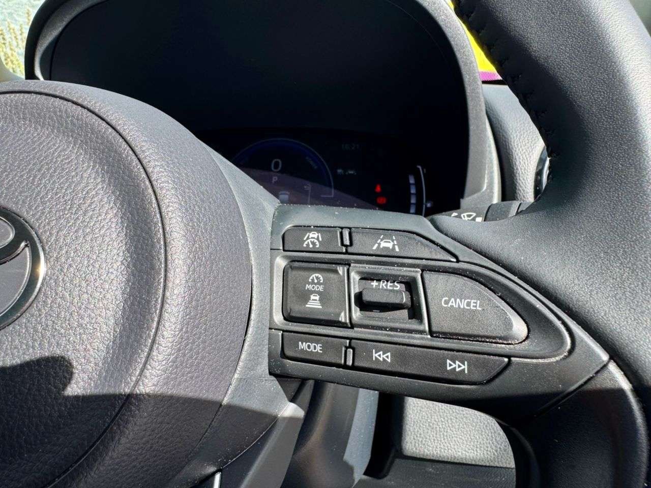 2025 TOYOTA YARIS CROSS 2025 TOYOTA YARIS CROSS