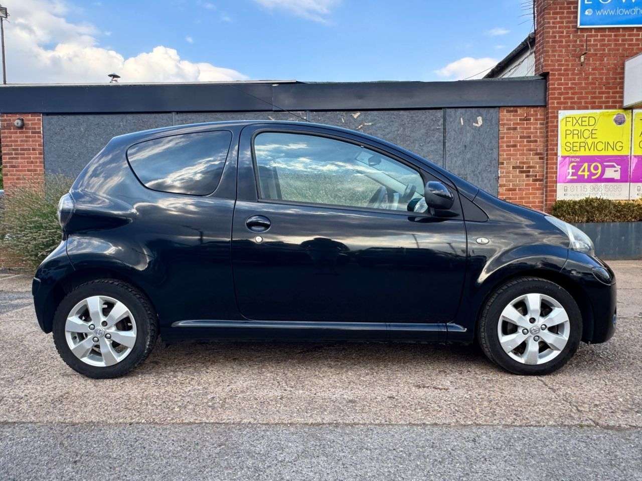A 2013 TOYOTA AYGO 1.0 VVT-i Fire Hatchback 3dr Petrol Manual Euro 5 (67 ps) A 2013 TOYOTA AYGO 1.0 VVT-i Fire Hatchback 3dr Petrol Manual Euro 5 (67 ps)