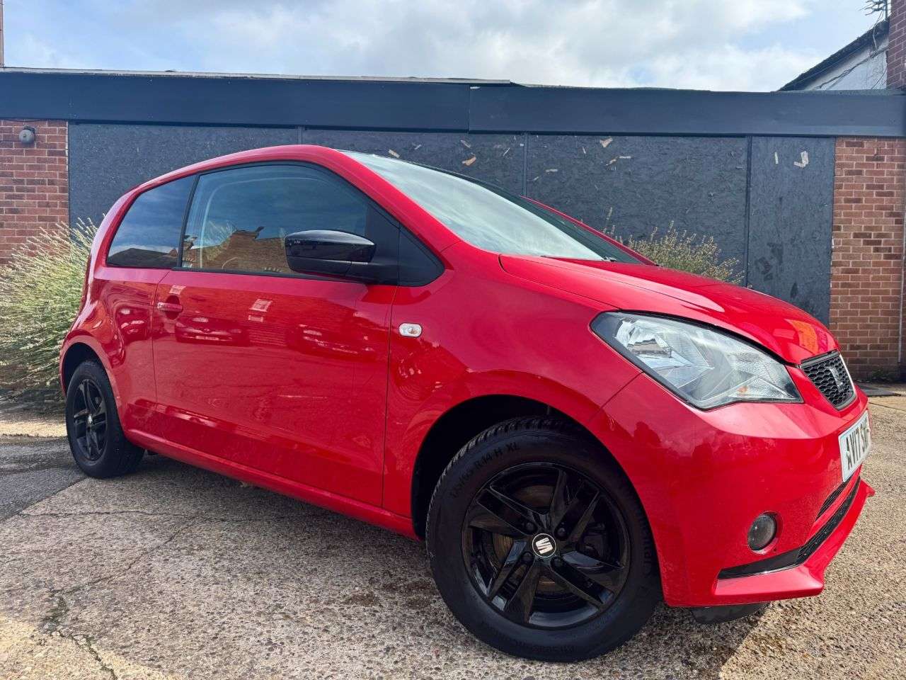 A 2017 SEAT MII 1.0 12v Design Mii Hatchback 3dr Petrol Manual Euro 6 (60 ps) A 2017 SEAT MII 1.0 12v Design Mii Hatchback 3dr Petrol Manual Euro 6 (60 ps)