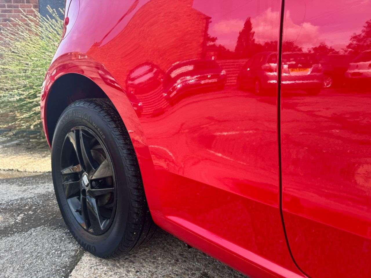 A 2017 SEAT MII 1.0 12v Design Mii Hatchback 3dr Petrol Manual Euro 6 (60 ps) A 2017 SEAT MII 1.0 12v Design Mii Hatchback 3dr Petrol Manual Euro 6 (60 ps)