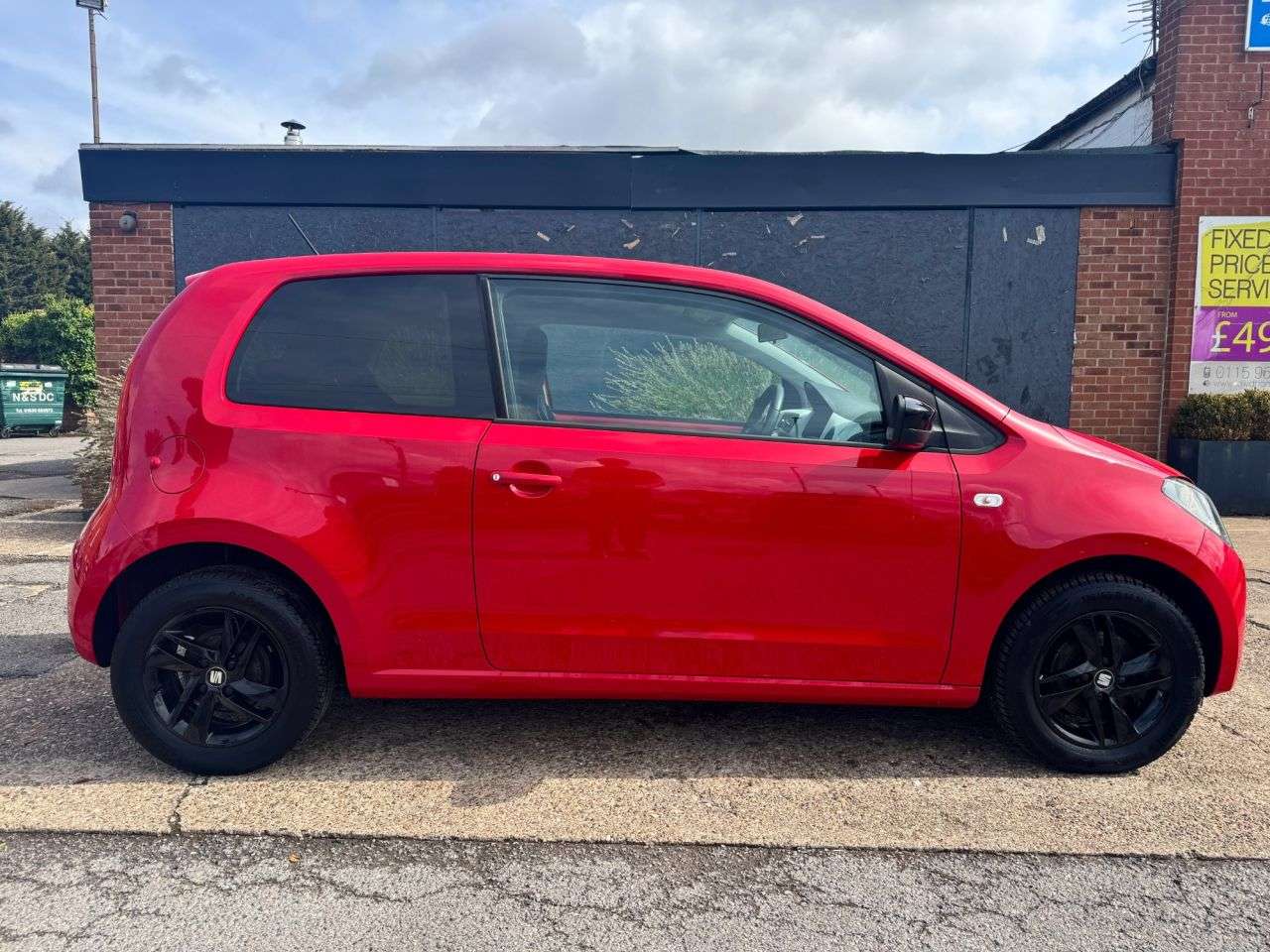 A 2017 SEAT MII 1.0 12v Design Mii Hatchback 3dr Petrol Manual Euro 6 (60 ps) A 2017 SEAT MII 1.0 12v Design Mii Hatchback 3dr Petrol Manual Euro 6 (60 ps)
