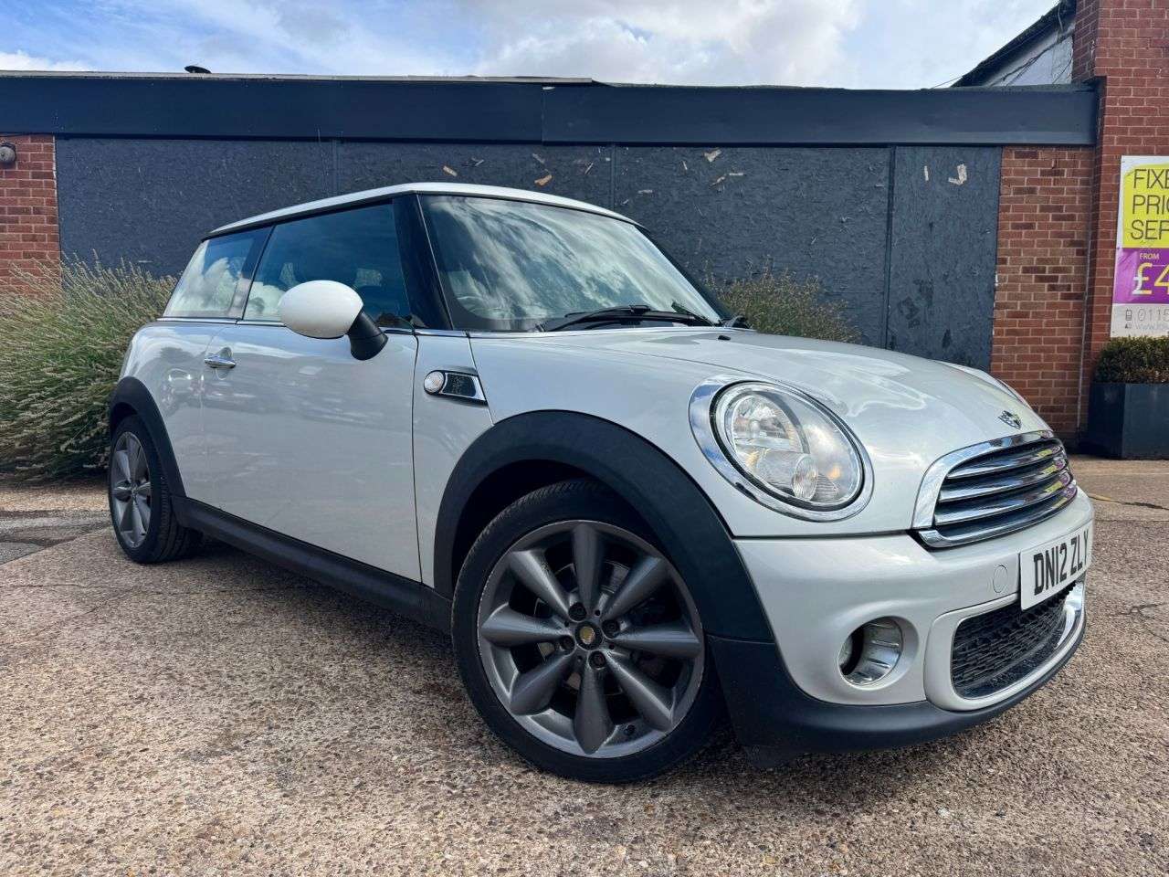A 2012 MINI HATCH 1.6 Cooper D London 2012 Hatchback 3dr Diesel Manual Euro 5 (s/s) (112 ps) A 2012 MINI HATCH 1.6 Cooper D London 2012 Hatchback 3dr Diesel Manual Euro 5 (s/s) (112 ps)