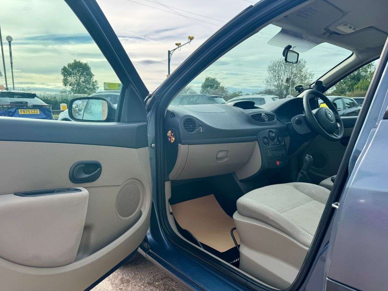 2006 RENAULT CLIO 2006 RENAULT CLIO