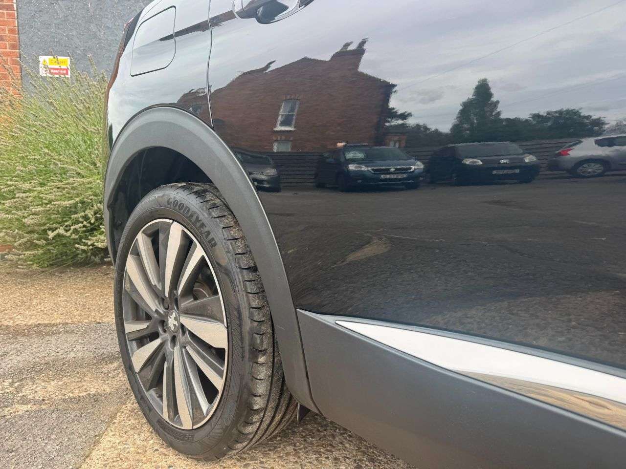 A 2020 PEUGEOT 3008 1.5 BlueHDi GT Line Premium SUV 5dr Diesel EAT Euro 6 (s/s) (130 ps) A 2020 PEUGEOT 3008 1.5 BlueHDi GT Line Premium SUV 5dr Diesel EAT Euro 6 (s/s) (130 ps)