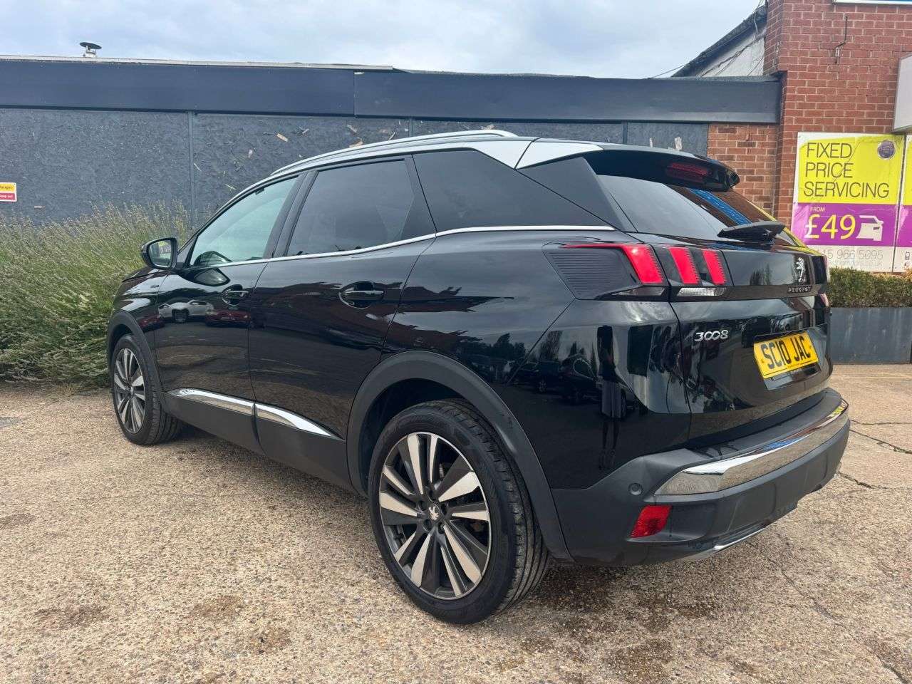 A 2020 PEUGEOT 3008 1.5 BlueHDi GT Line Premium SUV 5dr Diesel EAT Euro 6 (s/s) (130 ps) A 2020 PEUGEOT 3008 1.5 BlueHDi GT Line Premium SUV 5dr Diesel EAT Euro 6 (s/s) (130 ps)