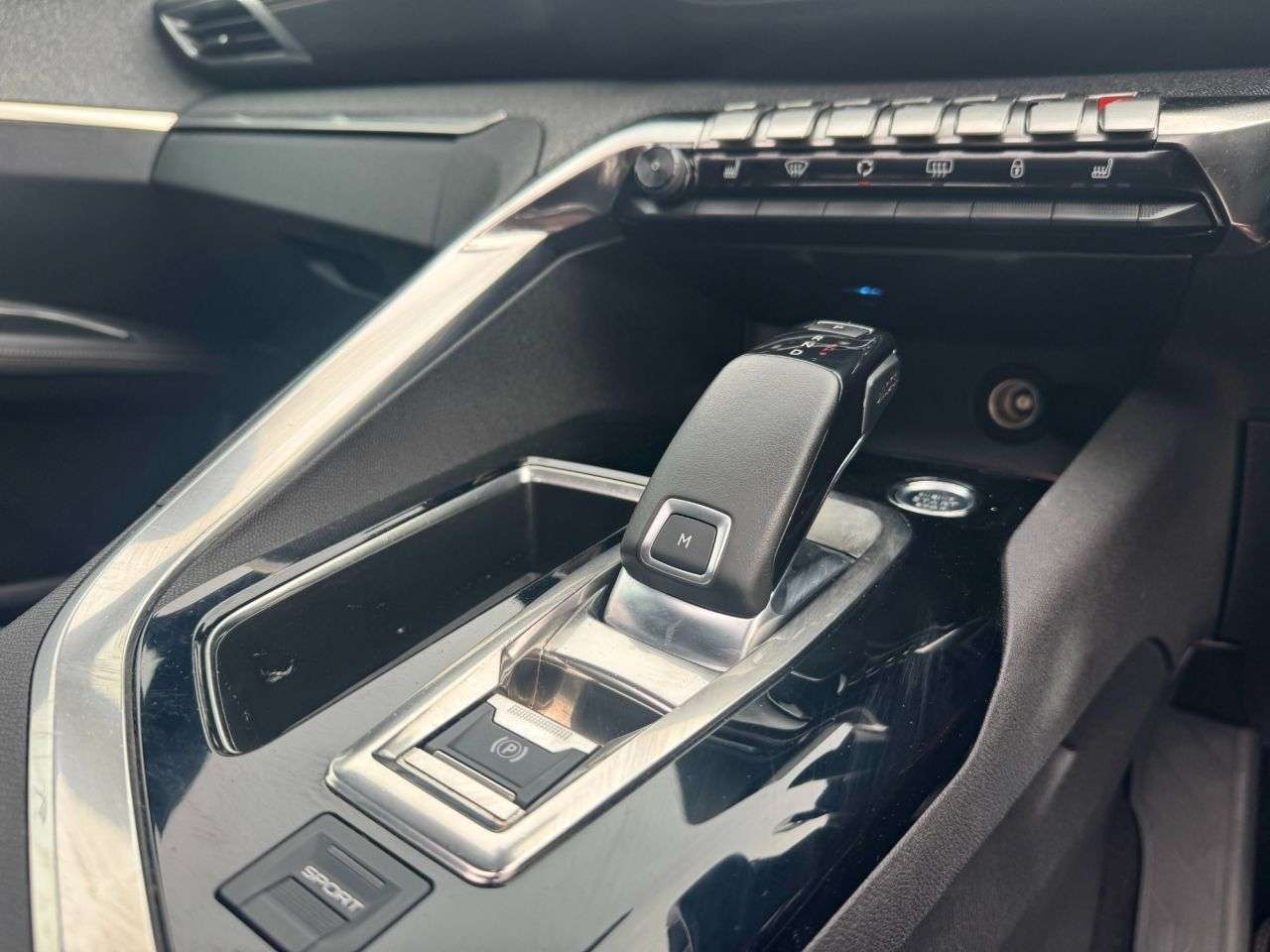 2020 PEUGEOT 3008 2020 PEUGEOT 3008