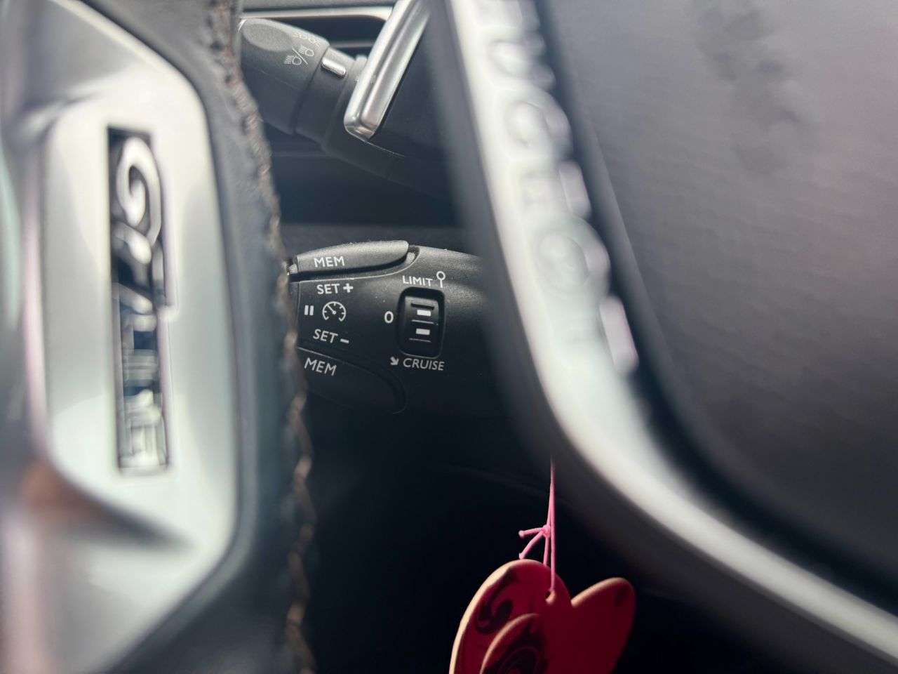 2020 PEUGEOT 3008 2020 PEUGEOT 3008