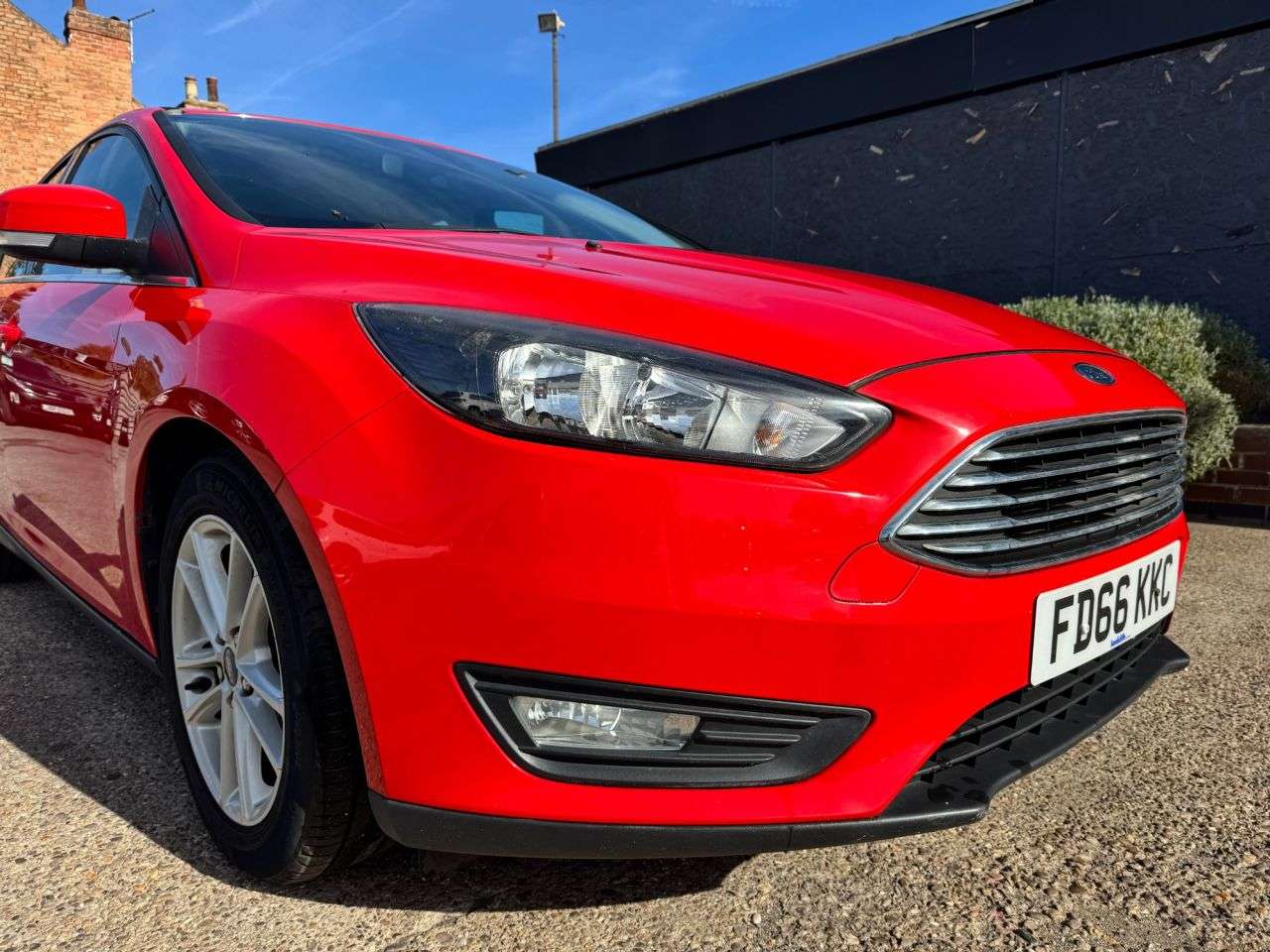 A 2016 FORD FOCUS 1.0T EcoBoost Zetec Hatchback 5dr Petrol Manual Euro 6 (s/s) (125 ps) A 2016 FORD FOCUS 1.0T EcoBoost Zetec Hatchback 5dr Petrol Manual Euro 6 (s/s) (125 ps)