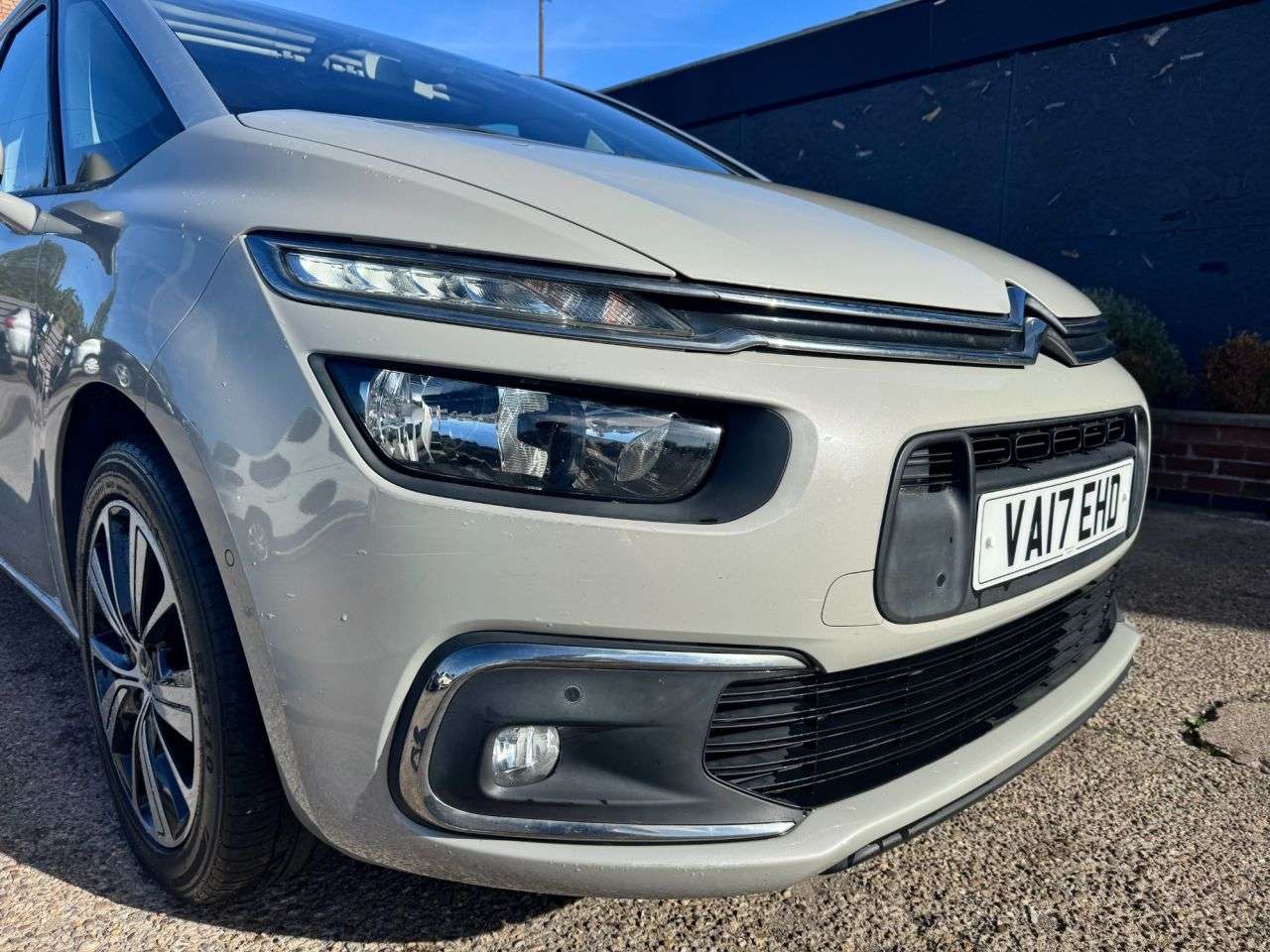 A 2017 CITROEN GRAND C4 PICASSO 1.6 BlueHDi Feel MPV 5dr Diesel Manual Euro 6 (s/s) (120 ps) A 2017 CITROEN GRAND C4 PICASSO 1.6 BlueHDi Feel MPV 5dr Diesel Manual Euro 6 (s/s) (120 ps)