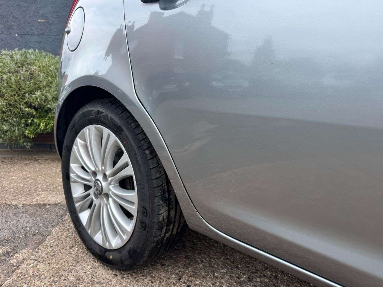 A 2013 VAUXHALL CORSA 1.2 16V SE Hatchback 5dr Petrol Manual Euro 5 (85 ps) A 2013 VAUXHALL CORSA 1.2 16V SE Hatchback 5dr Petrol Manual Euro 5 (85 ps)