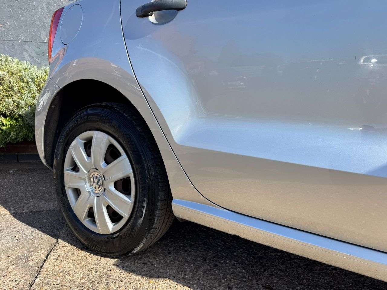 A 2011 VOLKSWAGEN POLO 1.2 S Hatchback 5dr Petrol Manual Euro 5 (A/C) (60 ps) A 2011 VOLKSWAGEN POLO 1.2 S Hatchback 5dr Petrol Manual Euro 5 (A/C) (60 ps)