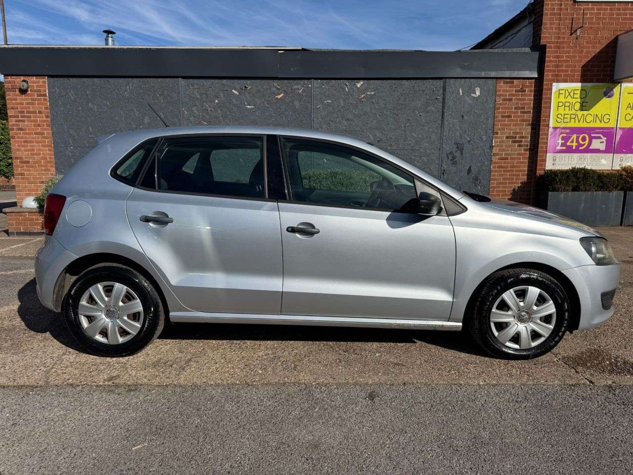 A 2011 VOLKSWAGEN POLO 1.2 S Hatchback 5dr Petrol Manual Euro 5 (A/C) (60 ps) A 2011 VOLKSWAGEN POLO 1.2 S Hatchback 5dr Petrol Manual Euro 5 (A/C) (60 ps)