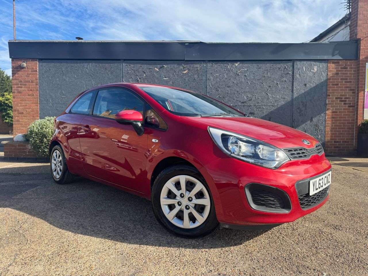 A 2014 KIA RIO 1.25 1 Hatchback 3dr Petrol Manual Euro 5 (84 bhp) A 2014 KIA RIO 1.25 1 Hatchback 3dr Petrol Manual Euro 5 (84 bhp)