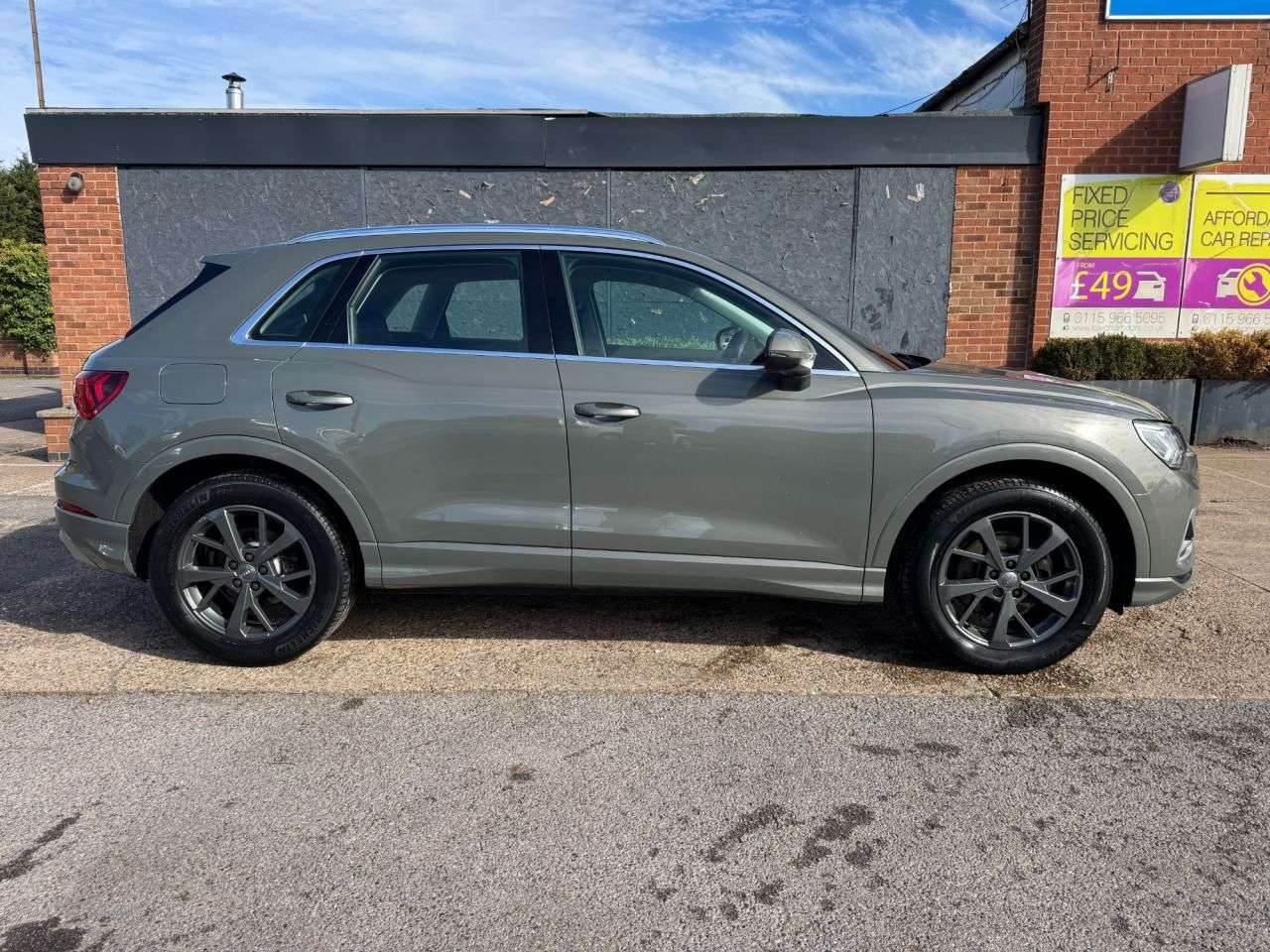 A 2019 AUDI Q3 1.5 TFSI CoD 35 Sport SUV 5dr Petrol Manual Euro 6 (s/s) (150 ps) A 2019 AUDI Q3 1.5 TFSI CoD 35 Sport SUV 5dr Petrol Manual Euro 6 (s/s) (150 ps)