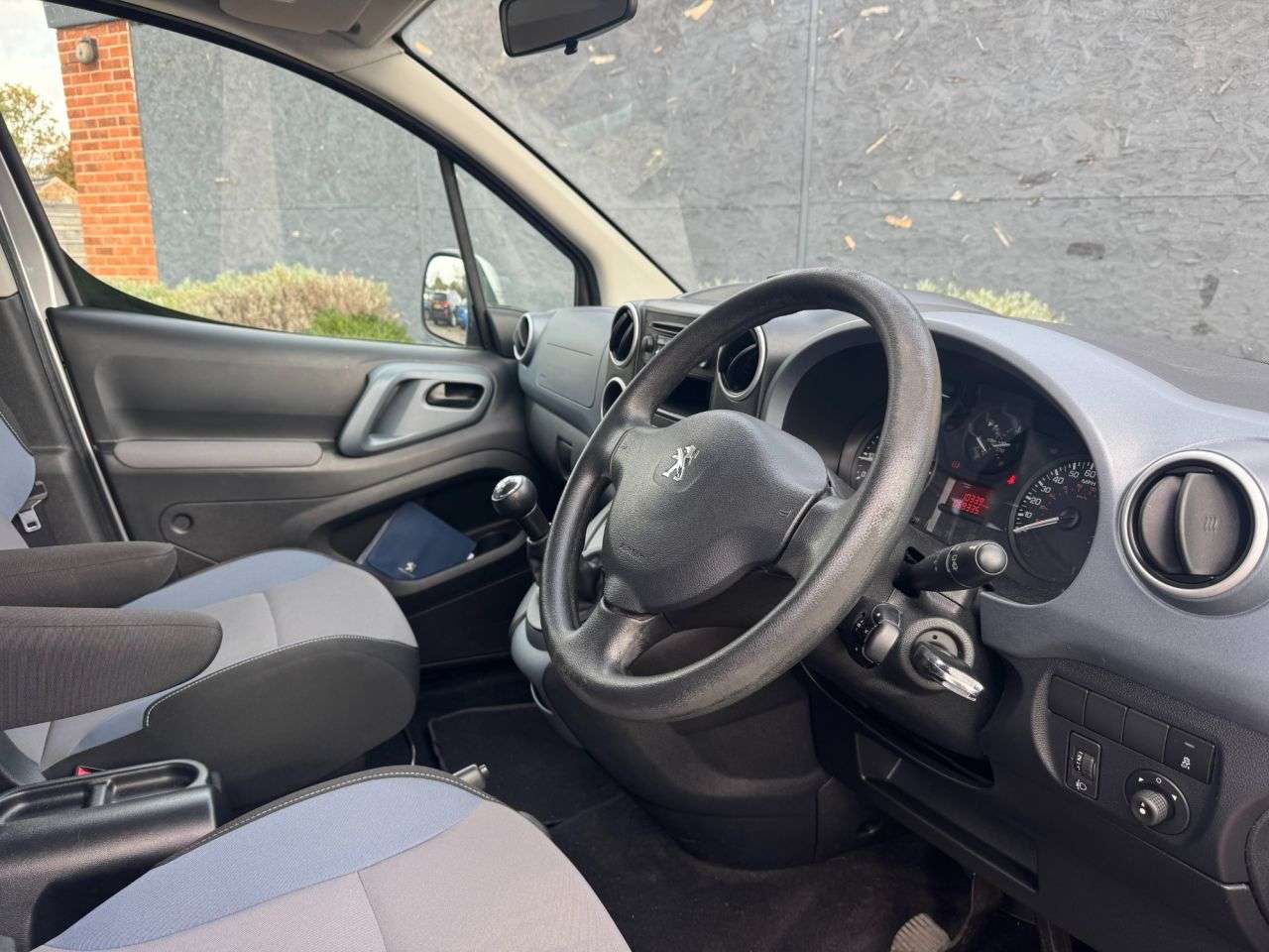 2015 PEUGEOT PARTNER TEPEE 2015 PEUGEOT PARTNER TEPEE