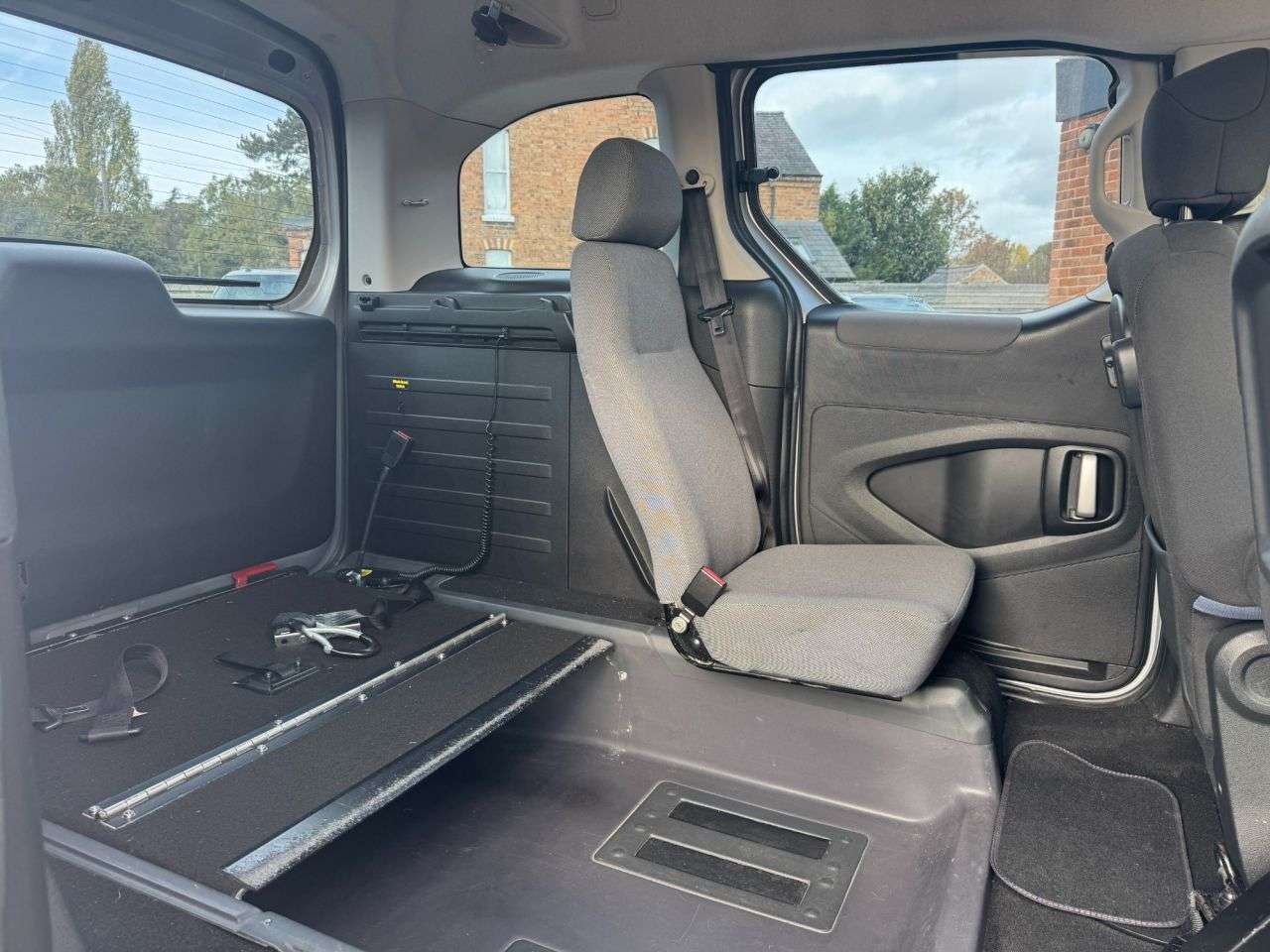 2015 PEUGEOT PARTNER TEPEE 2015 PEUGEOT PARTNER TEPEE
