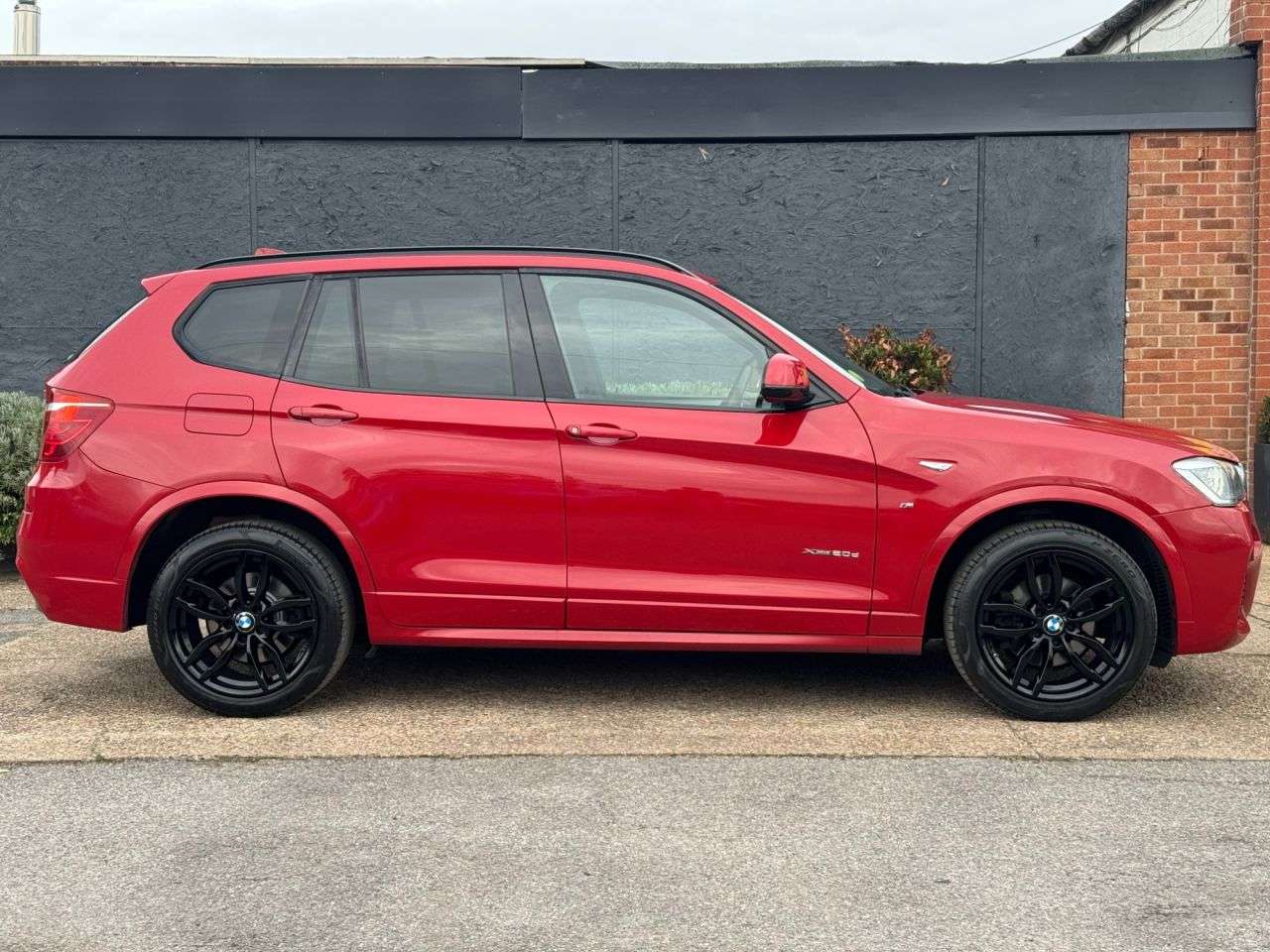 A 2016 BMW X3 2.0 20d M Sport SUV 5dr Diesel Auto xDrive Euro 6 (s/s) (190 ps) A 2016 BMW X3 2.0 20d M Sport SUV 5dr Diesel Auto xDrive Euro 6 (s/s) (190 ps)